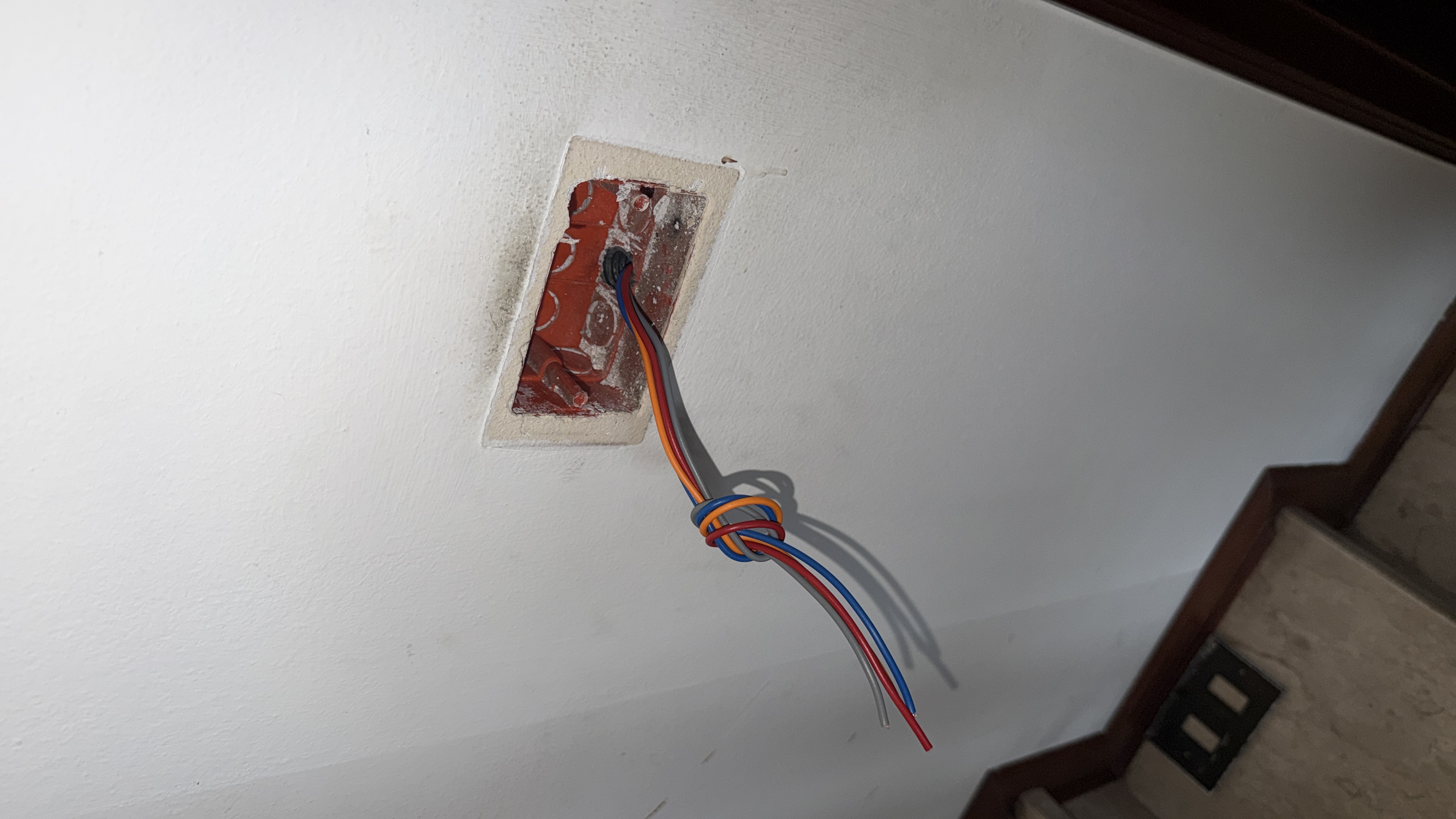 Lavoro di elettricista realizzato da mbn.impianti a Abano Terme (6) Lavoro di elettricista realizzato da mbn.impianti a Abano Terme (6) — Elettricista mbn.impianti, provincia di Padova