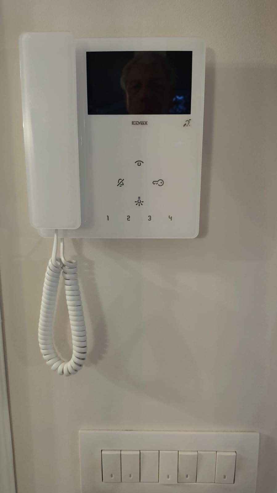 Lavoro di elettricista realizzato da NK elettrici a Milano (2) Lavoro di elettricista realizzato da NK elettrici a Milano (2) — Elettricista NK elettrici, provincia di Milano
