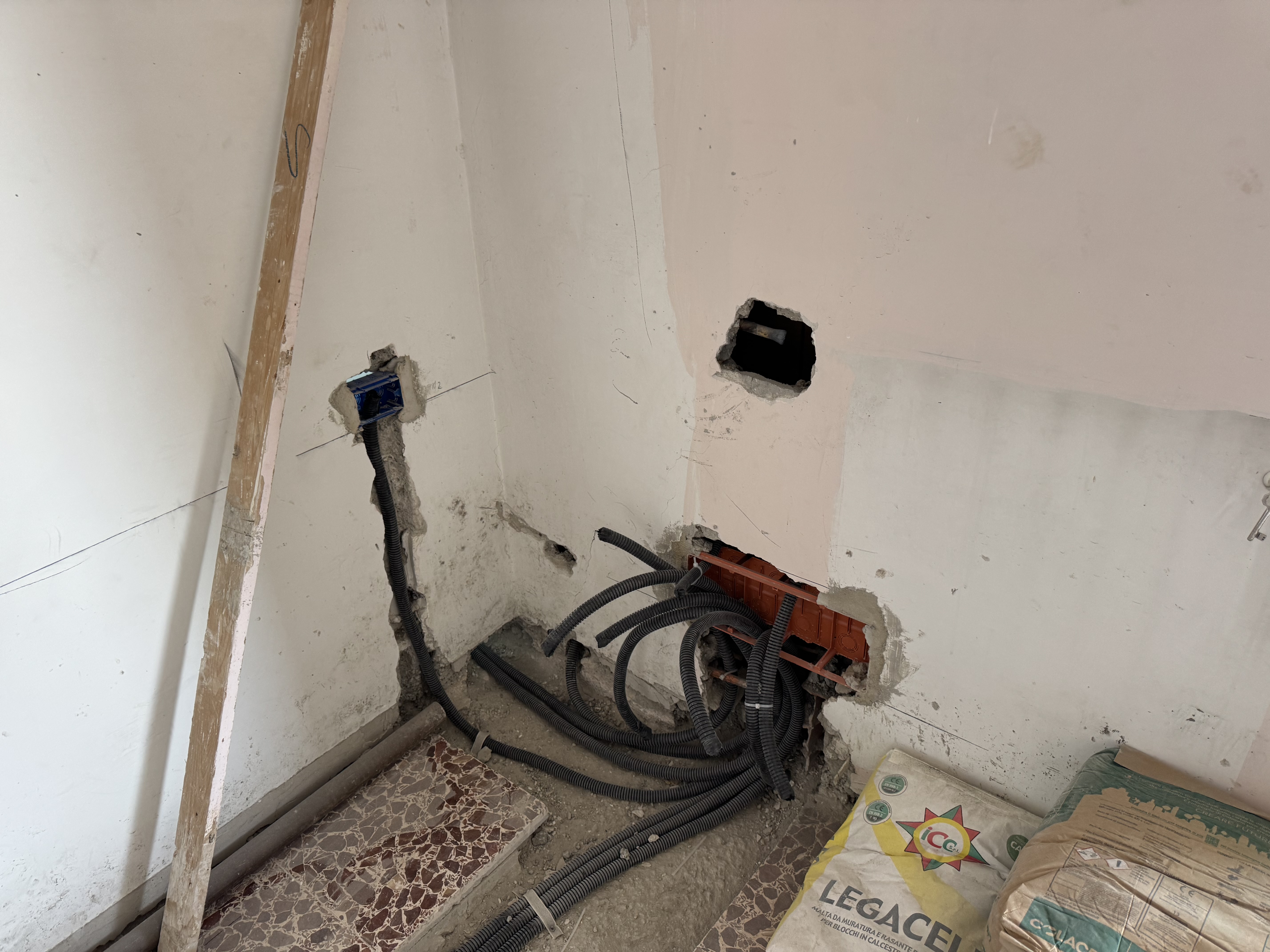 Lavoro di elettricista realizzato da Salvatore Cioffi a Castellammare di Stabia (3) Lavoro di elettricista realizzato da Salvatore Cioffi a Castellammare di Stabia (3) — Elettricista Salvatore Cioffi, provincia di Napoli